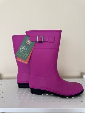 Kamik Bright Pink Waterproof Mid-Calf Boots